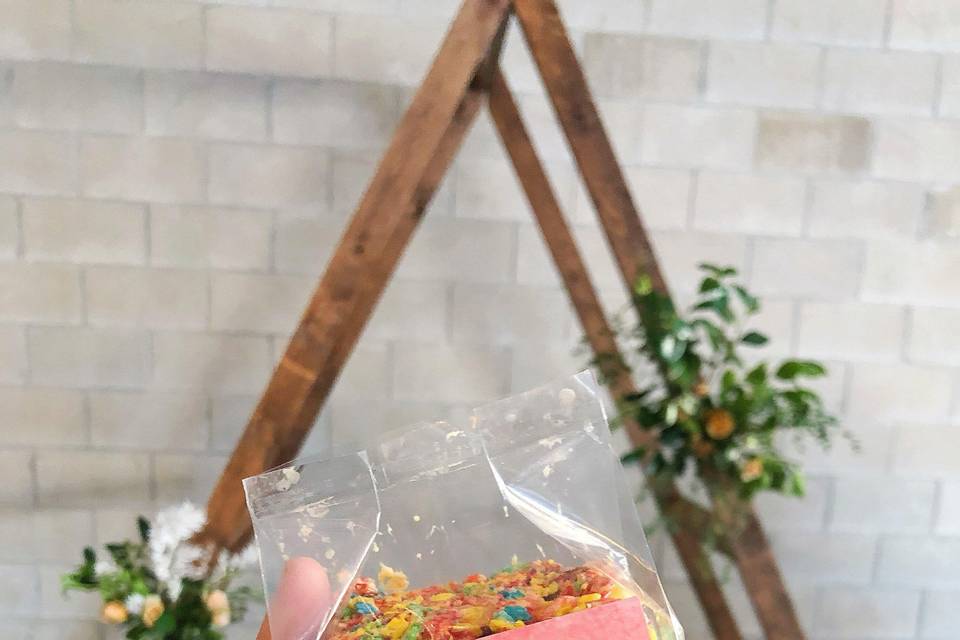 Custom dream bar favors