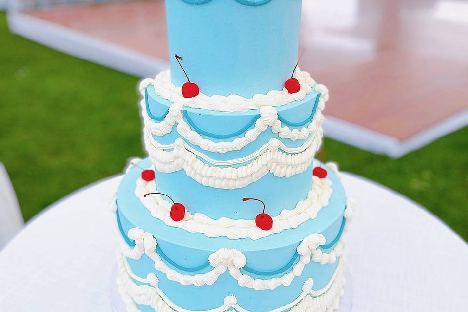 60s inspired wedding cake
