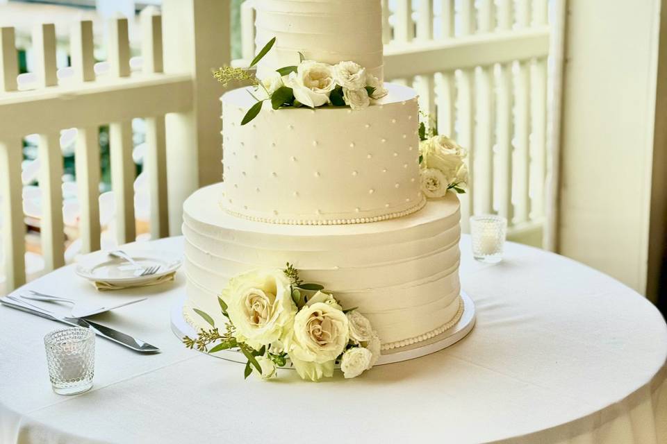 White Buttercream Regatta Plac