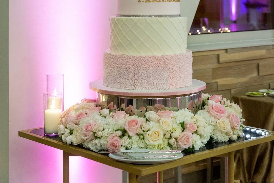 ARIA Wedding Cake