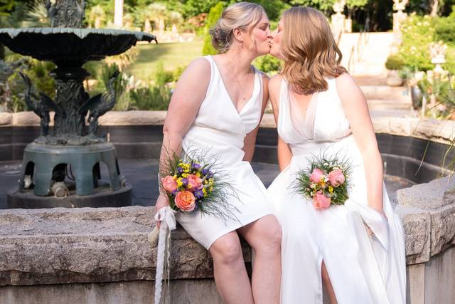 Kisses at the fountain