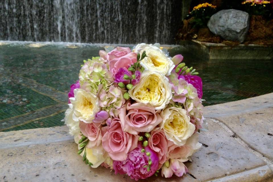 Garden rose bouquet
