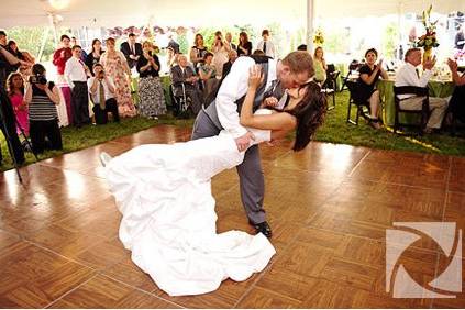 Couple kissing | Photos provided by Jeremy Hess Photography