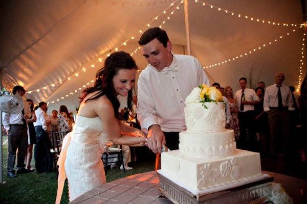 Cake cutting | Photos provided by Krisha Martzall Photography