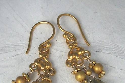 Whiskey Topaz Earrings with Gold Vermeill 24kt.
$40