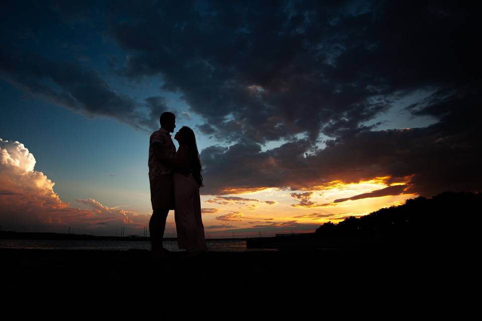 Engagement photoshoot at sunset