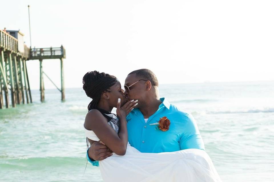 Kissing at the beach