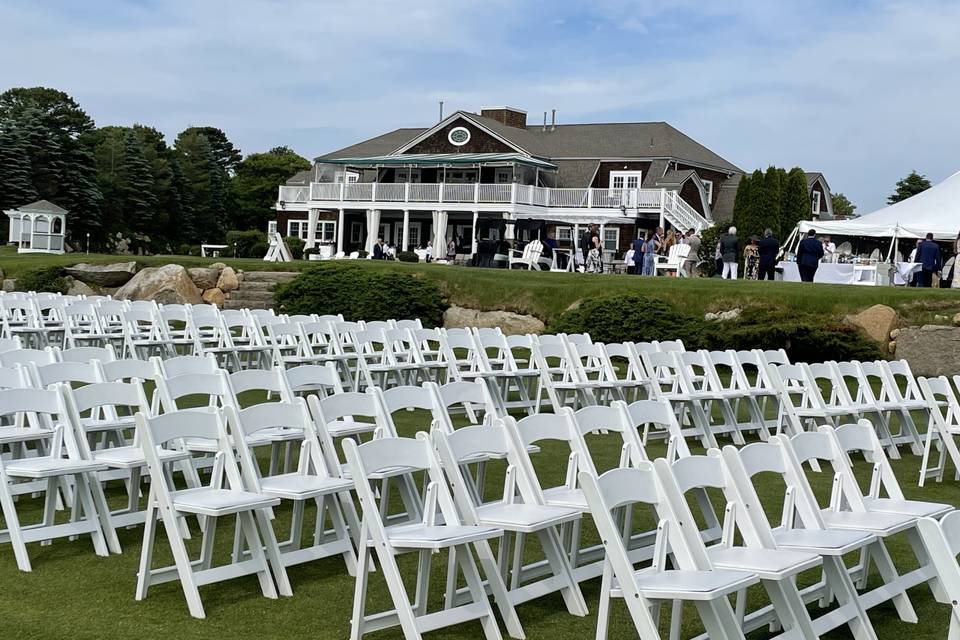 Outdoor ceremony seating