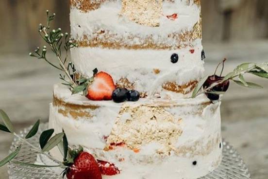 Vegan semi-naked cake