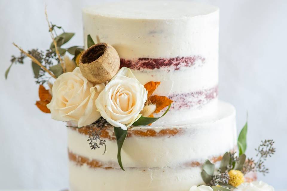Semi-naked cake with florals