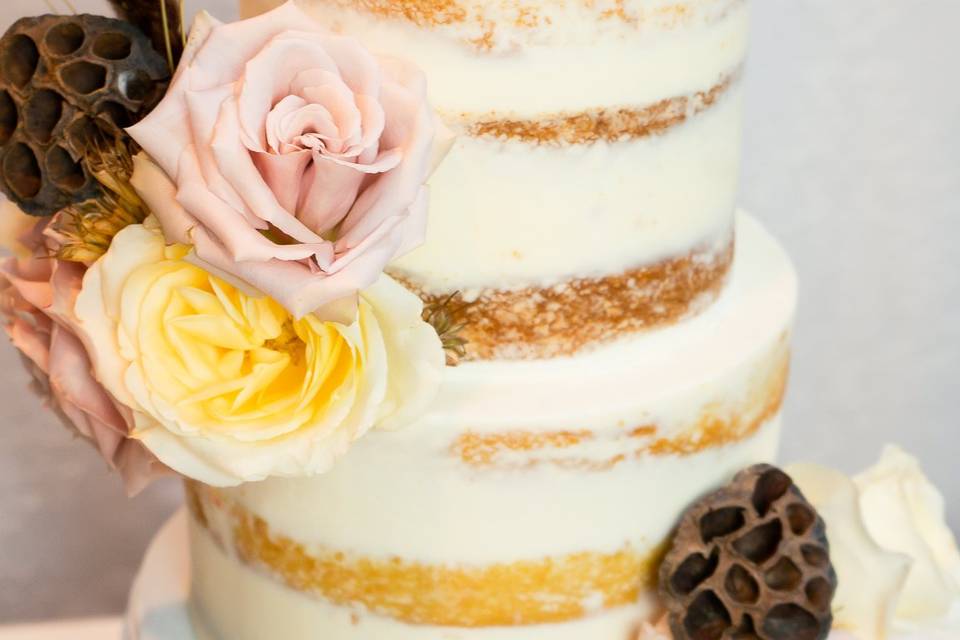 Semi-naked cake