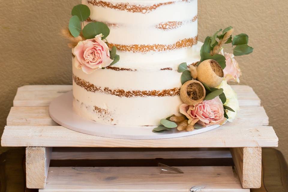 Semi-naked cake with flowers