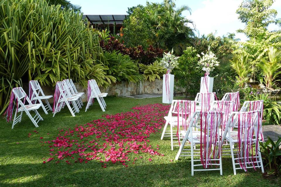 Garden ceremony with ribbons