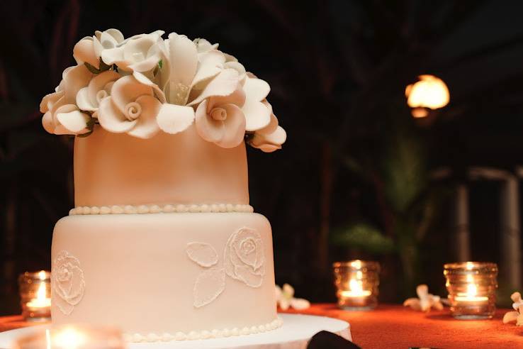 Ivory wedding cake