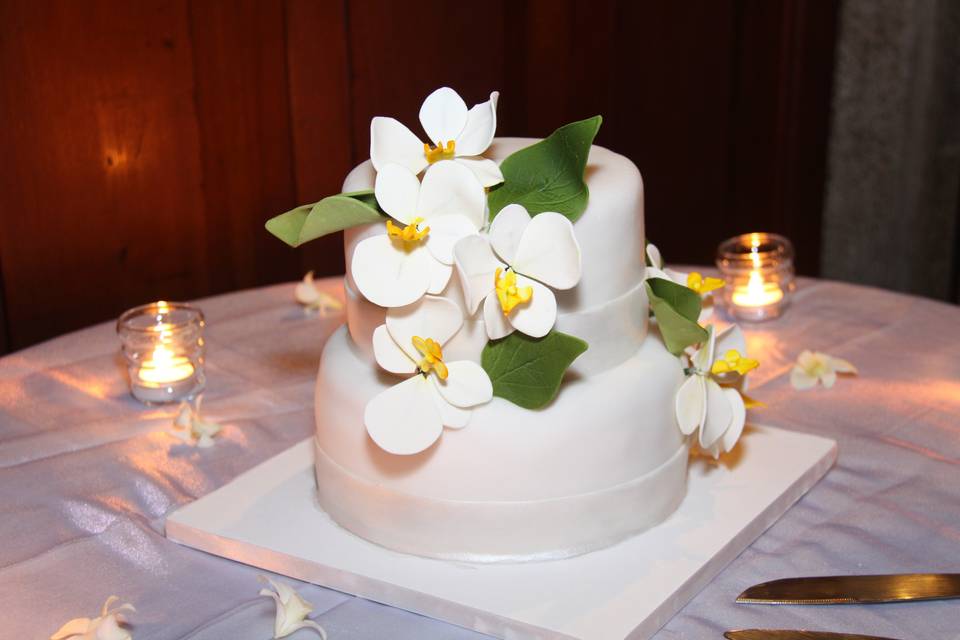 Sweetheart wedding cake