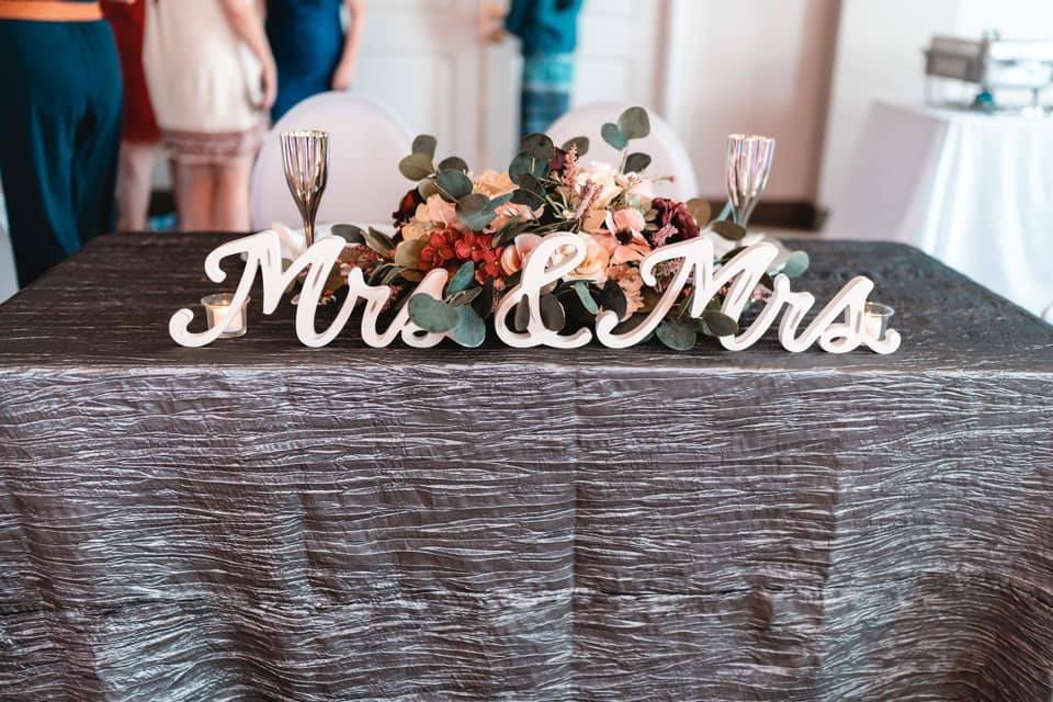 Sweetheart table setup