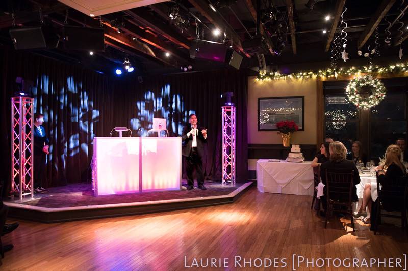 Our Loft stage is the perfect setting for a DJ booth, speeches, live band, sweetheart table or head table.