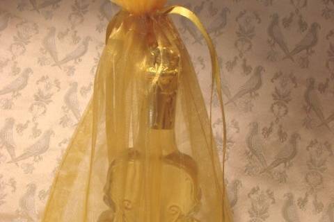 Pure honey in a novelty jar with organza pouch