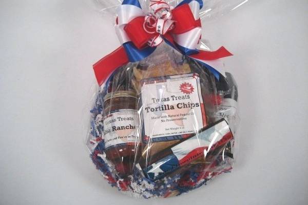 1.5 oz. ea.)
A couple of Texas-sized Cinnamon Jelly Beans
Beverage Napkin
Plate
Comes with your personalized printed gift card tied in the ribbons!
*Also available with personalized salsa & chip label (ie: with the bride and groom's name and/or the wedding date) for only $3 more! Price: $30.00