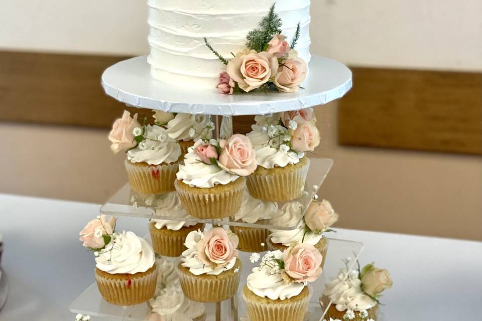 Easy Wedding Cupcakes - Sunday Baking
