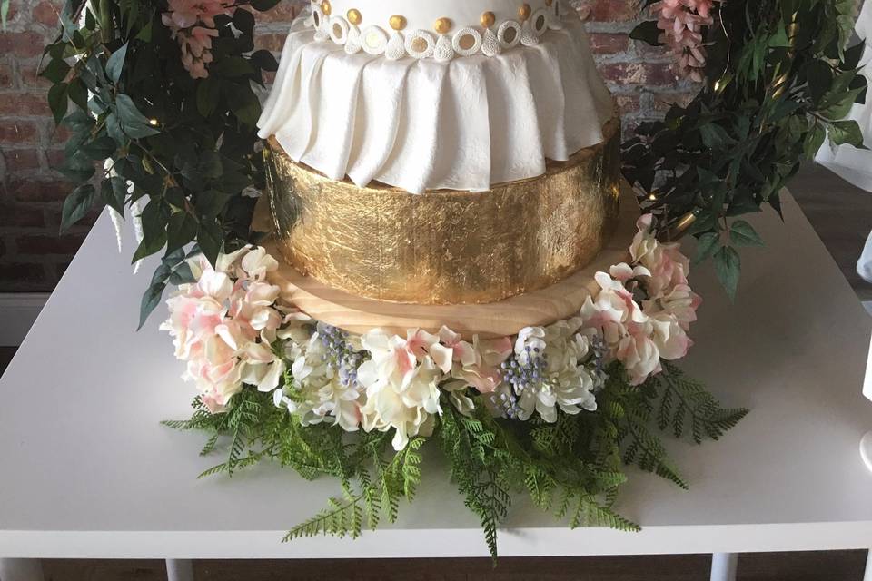 Couture Cake with hoop stand