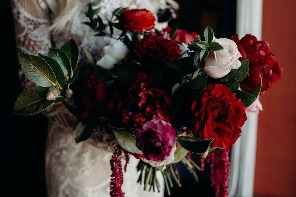 Dramatic Moody Bouquet