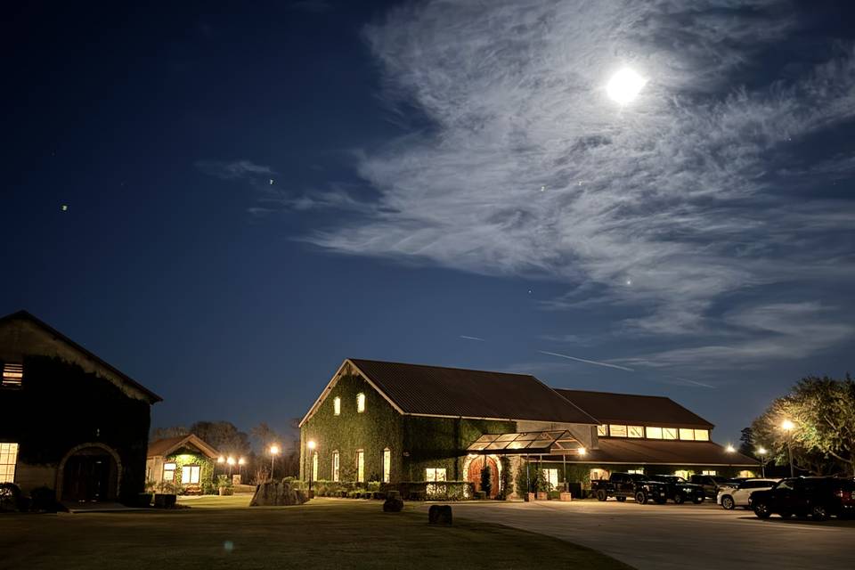 Olde Dobbin Station