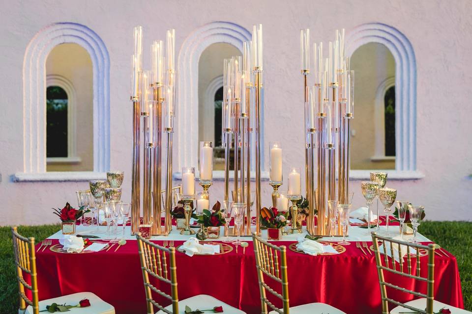 Red and Gold table setup