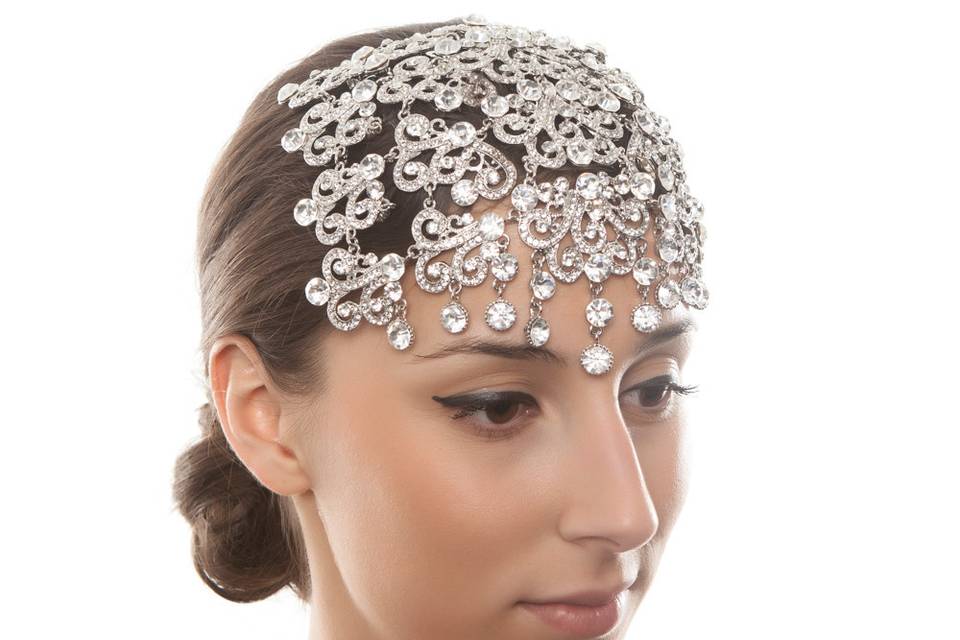 DELILAHK FLORAL TALE HAIR COMB
Add a touch of sparkle to your wispy hairdo with this hand crafted hair comb, which features freshwater pearls and clear crystals set on a rhodium plated base. Wear it with delicate accessories to achieve an ethereal look.
http://www.delilahk.com/delilahkbridal/bridal-hair-pieces/delilahk-floral-tale-hair-comb.html