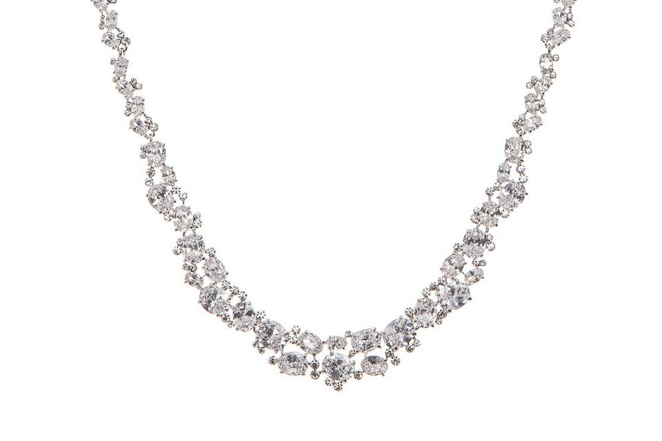 CALLIOPE CRYSTAL CLUSTER NECKLACE
Arranged in an intricate manner and composed of clear opulent cubic zirconia, this hand-polished rhodium plated necklace adds a glamorous touch of sparkle to a bare neck. Pair it with diamond simulant dangle earrings for an ultra-alluring look.
http://www.delilahk.com/delilahkbridal/calliope-crystal-cluster-necklace.html