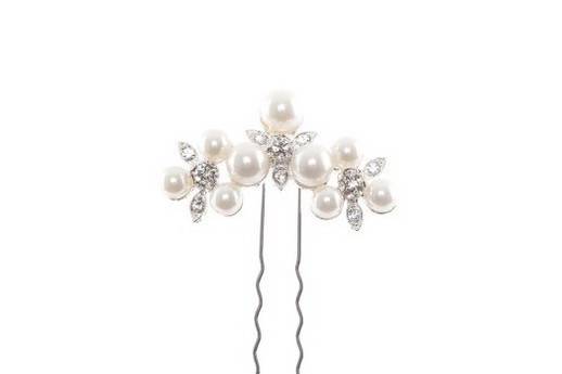 TRI PERLA IVORY FLOWER HAIR STICK
Perfect hair piece to decorate your hair with. Easy to insert and elegant, you do not need more than two of these hair sticks to embellish any hair style. Hair stylists love to get creative with these pins. Embellished with three pearl flowers and crystallized center, they make a great  hair complement to a bride and her bridal party.
http://www.delilahk.com/delilahkbridal/bridal-hair-pieces/tri-perla-ivory-flower-hair-stick.html