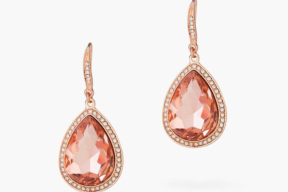 DELILAHK ROSEGOLD BOTTEGA CRYSTAL DANGLES
This pair of drop earrings is plated in rose gold and set with a pear-shaped crystal gemstones that hang delicately from a wire back hook. Let them add a captivating touch to day and evening ensembles.
http://www.delilahk.com/delilahkbridal/delilahk-rosegold-bottega-crystal-dangles.html