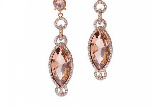 DELILAHK PIPA ROSE GOLD CRYSTAL DANGLE EARRINGS
This pair is surprisingly lightweight - perfect for wearing to long evening events. Showcase yours with swept-back hair.
http://www.delilahk.com/delilahkbridal/delilahk-pipa-rosegold-crystal-dangle-earrings.html