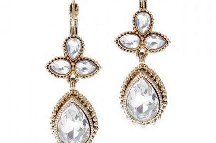 DELILAHK ALIZA CLEAR CRYSTAL DANGLE EARRINGS
A classic in every sense, accessorize your day or evening look with these lovely clear crystal dangle earrings. Pair with a monochrome wardrobe for a contemporary and statement look.
http://www.delilahk.com/delilahkbridal/delilahk-bernadette-clear-crystal-dangle-earrings.html