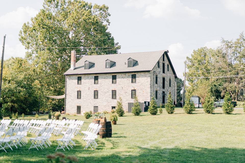 Outdoor Ceremohttps://cny area
