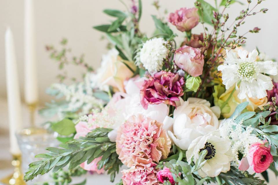 Anemone, roses and vintage-y carnations!