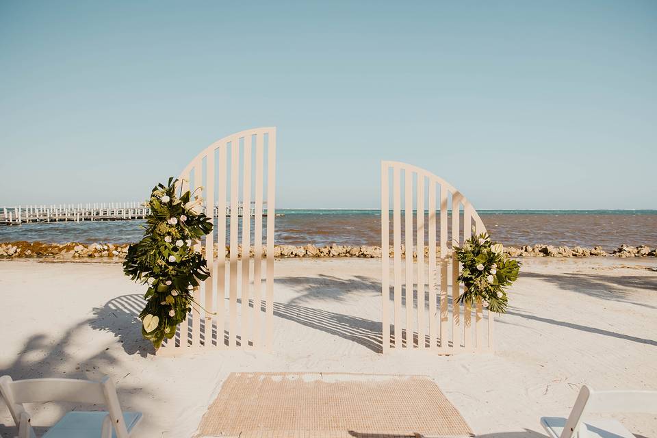 DREAMY BEACH WEDDING