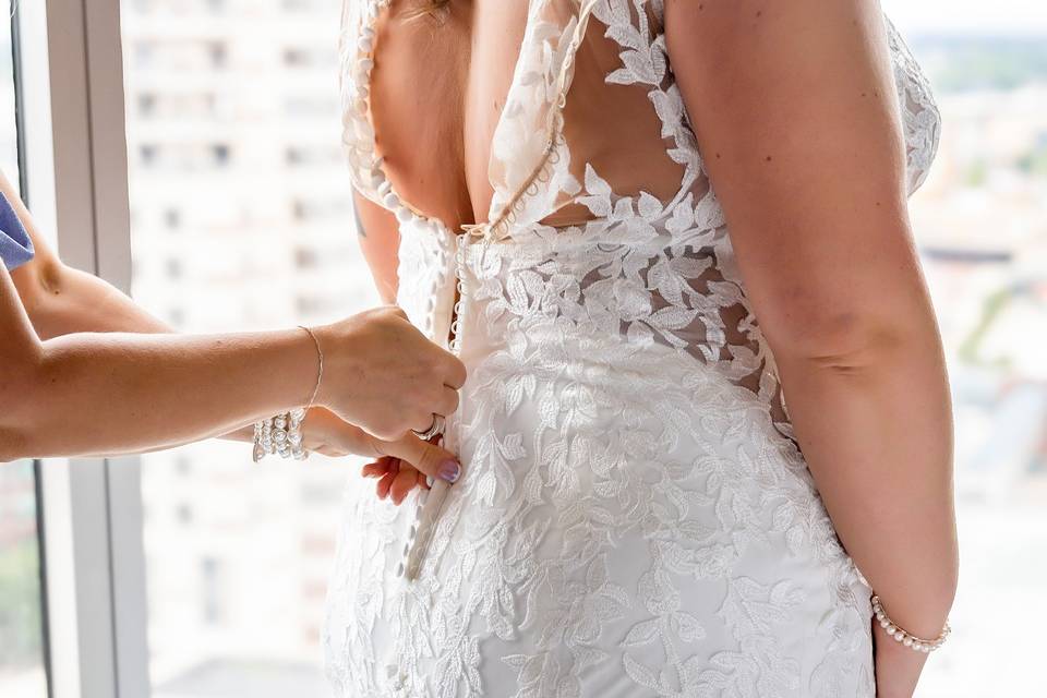 Zipping dress
