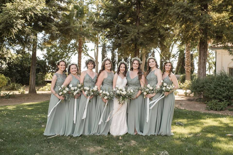 Bridesmaids in green