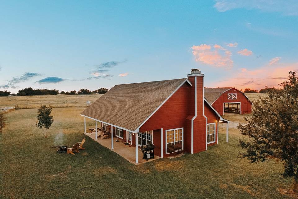 Red Farmhouse Weddings