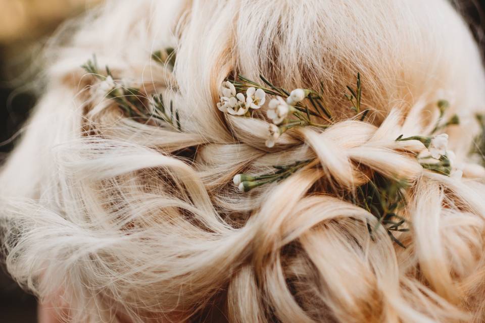 Floral hair accessories