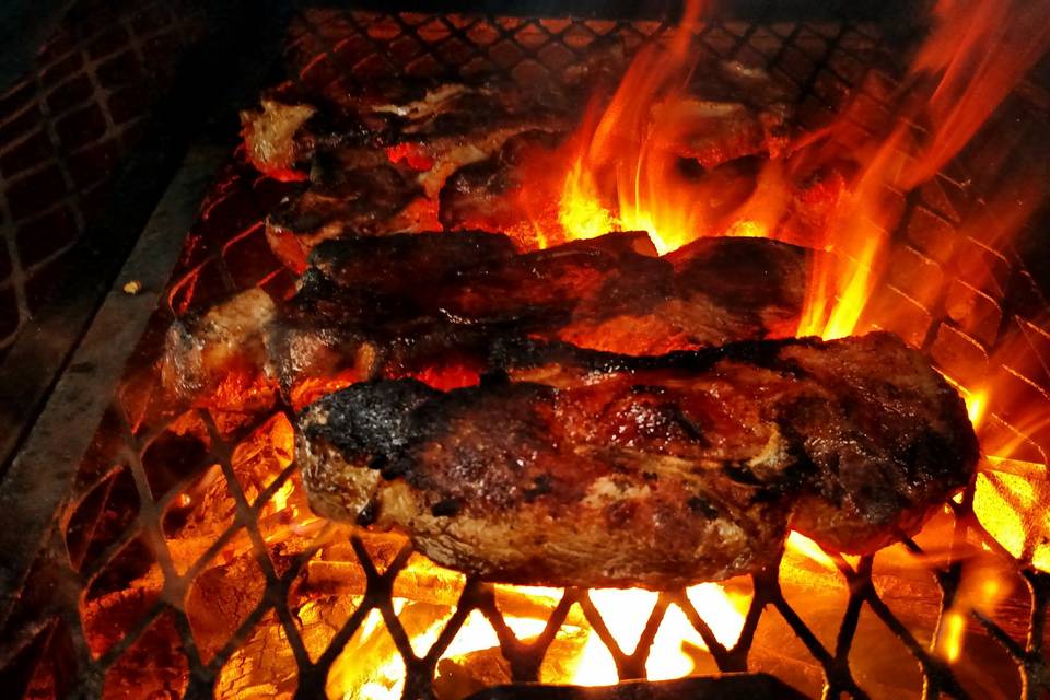 Pork ribs on the fire !