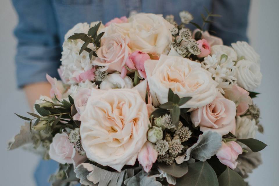 Soft Bouquet with Garden Roses