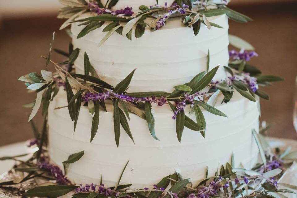 Cake with olive leaves