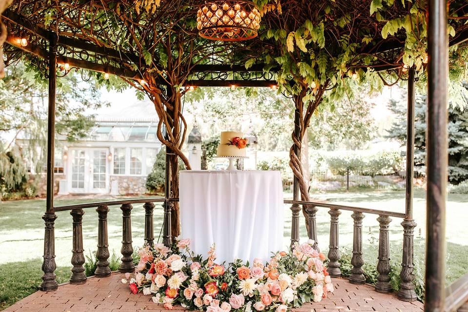 Florals + Cake + Gardens