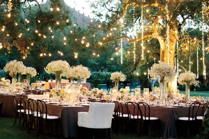 An outdoor reception