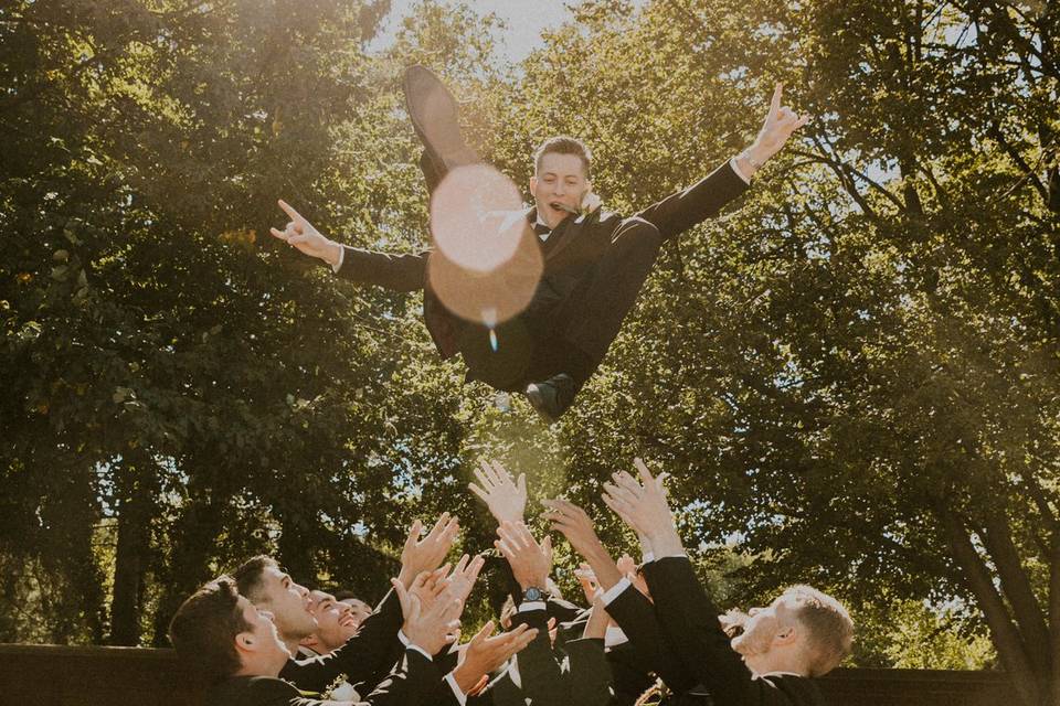 Groomsmen Outside