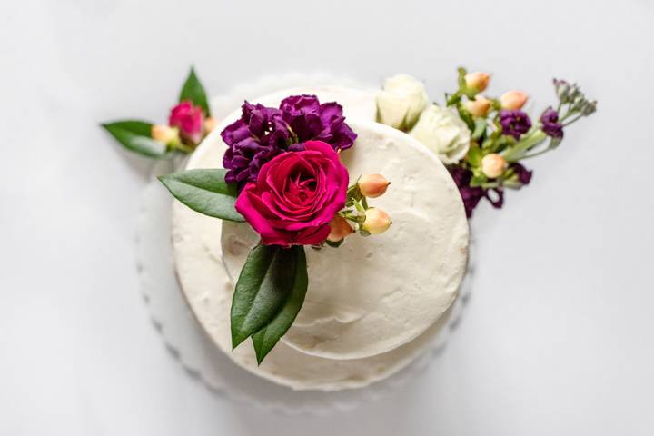 2 tier naked cake with flowers
