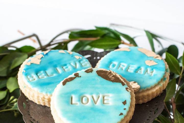 Vanilla almond fondant cookies