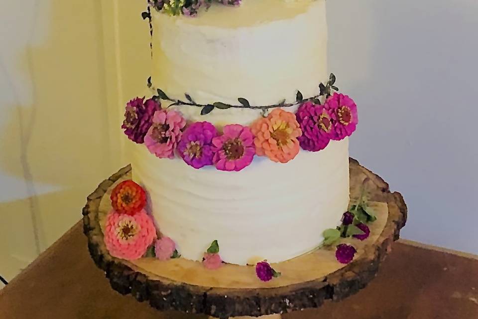 Natural flowers cake